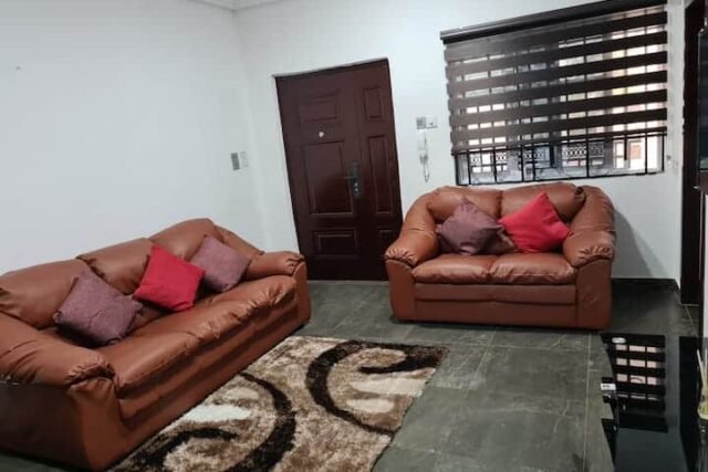 Comfortable and luxurious 2-bedroom apartment in Accra.